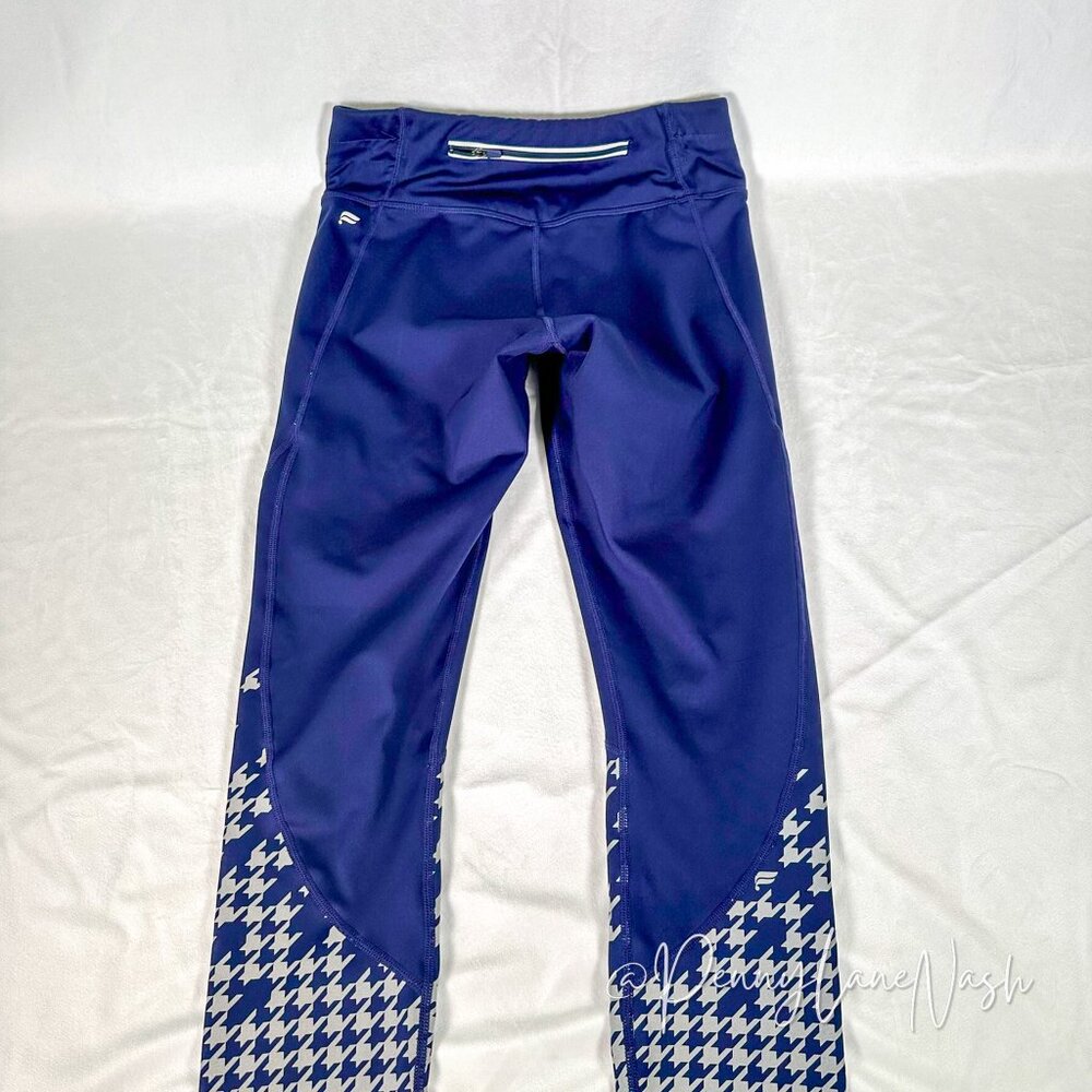 Fabletics Cross Back Sports Bra & Ultracool Reflective Legging Set - Picture 8 of 9